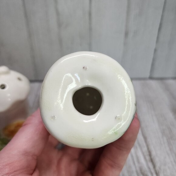 Vintage Mushroom Salt and Pepper Shakers Ceramic Painted 4'' Tall MCM - Picture 4 of 6